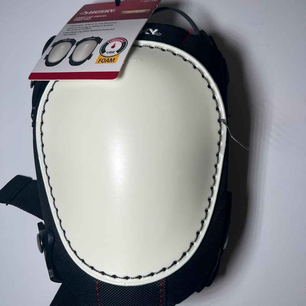 Husky Black and White Knee Pads